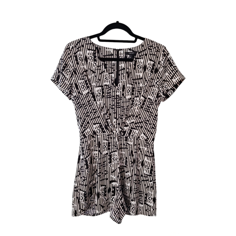 New Forever 21 Romper Black Beige Geometric Pattern Sz Small